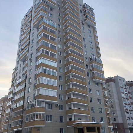 Apartamenty Na Sibgata Hakima U Riviery Kazan' Esterno foto